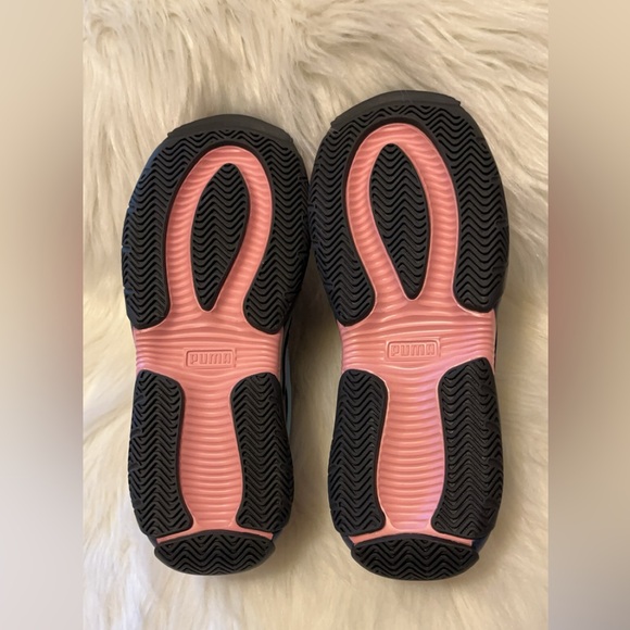 BNIB… Puma Sneakers - Picture 5 of 6